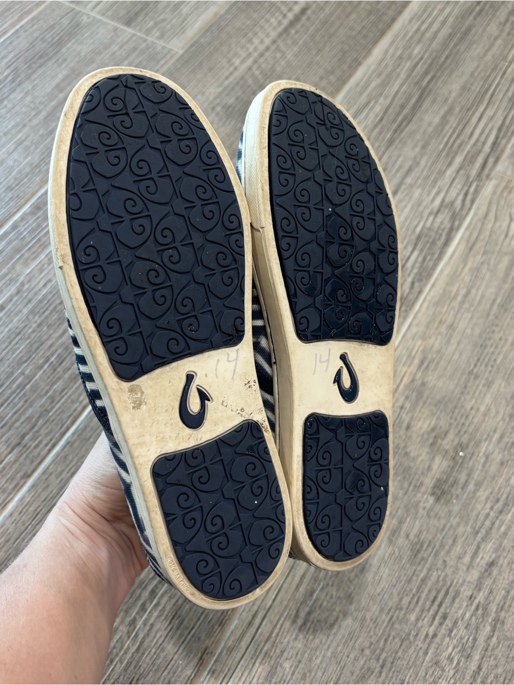 OLUKAI Women's Pehuea Pa'i Slip-On Sneaker Women’s Size 7 - Picture 5 of 7